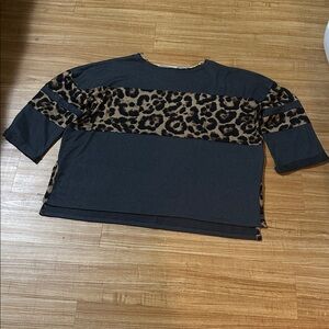 Umgee Charcoal Gray Top